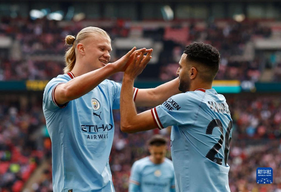 最后一舞！C罗2026世界杯定制款耐克金色签名战靴曝光（告别之舞将至：C罗2026世界杯定制耐克金色签名战靴亮相）