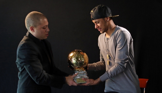 西媒：莫德里奇曾提出降薪留队方案，并愿意终老皇马（西媒：莫德里奇曾提降薪续留方案，愿在皇马终老）