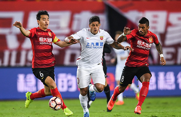 世体：奥尔莫、费尔明等9名巴萨球员将迎来诺坎普球场首秀（世界体育报：奥尔莫、费尔明等9位巴萨球员将在诺坎普完成处子秀）