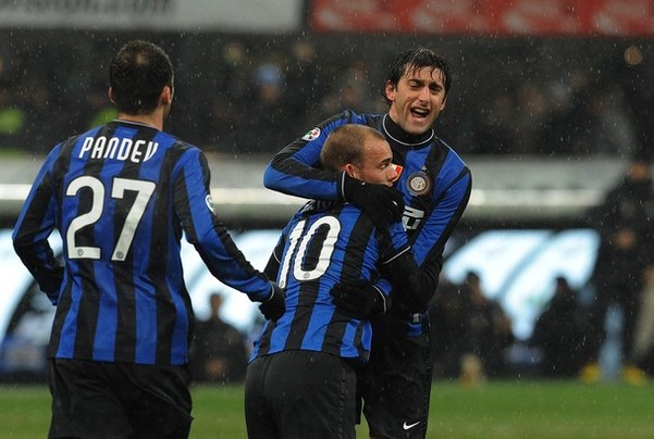 43.3米超远吊射破门，亚当斯创造本赛季英超最远距离进球（亚当斯43.3米挑射破网，改写本季英超最远进球纪录）