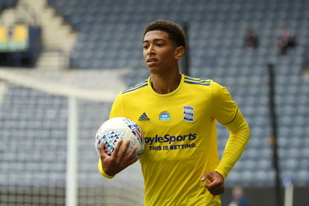 本世纪德甲戴帽数前10：莱万384场16次第1，凯恩76场10次第3