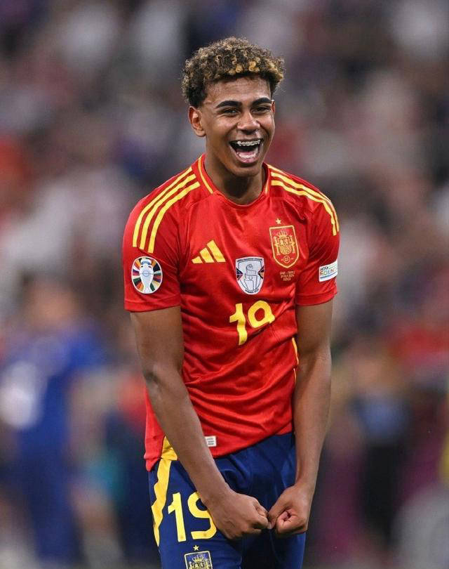 西甲半场：多兰造点，费尔南德斯点射，西班牙人1-0巴列卡诺