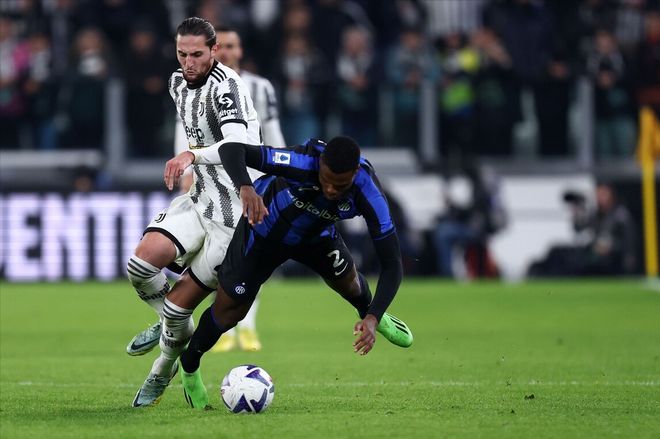 世体：巴萨冬窗将引进中卫，奥塔门迪、德弗里和塞内西是候选（世体：巴萨冬窗瞄准中卫补强，奥塔门迪、德弗里、塞内西在列）