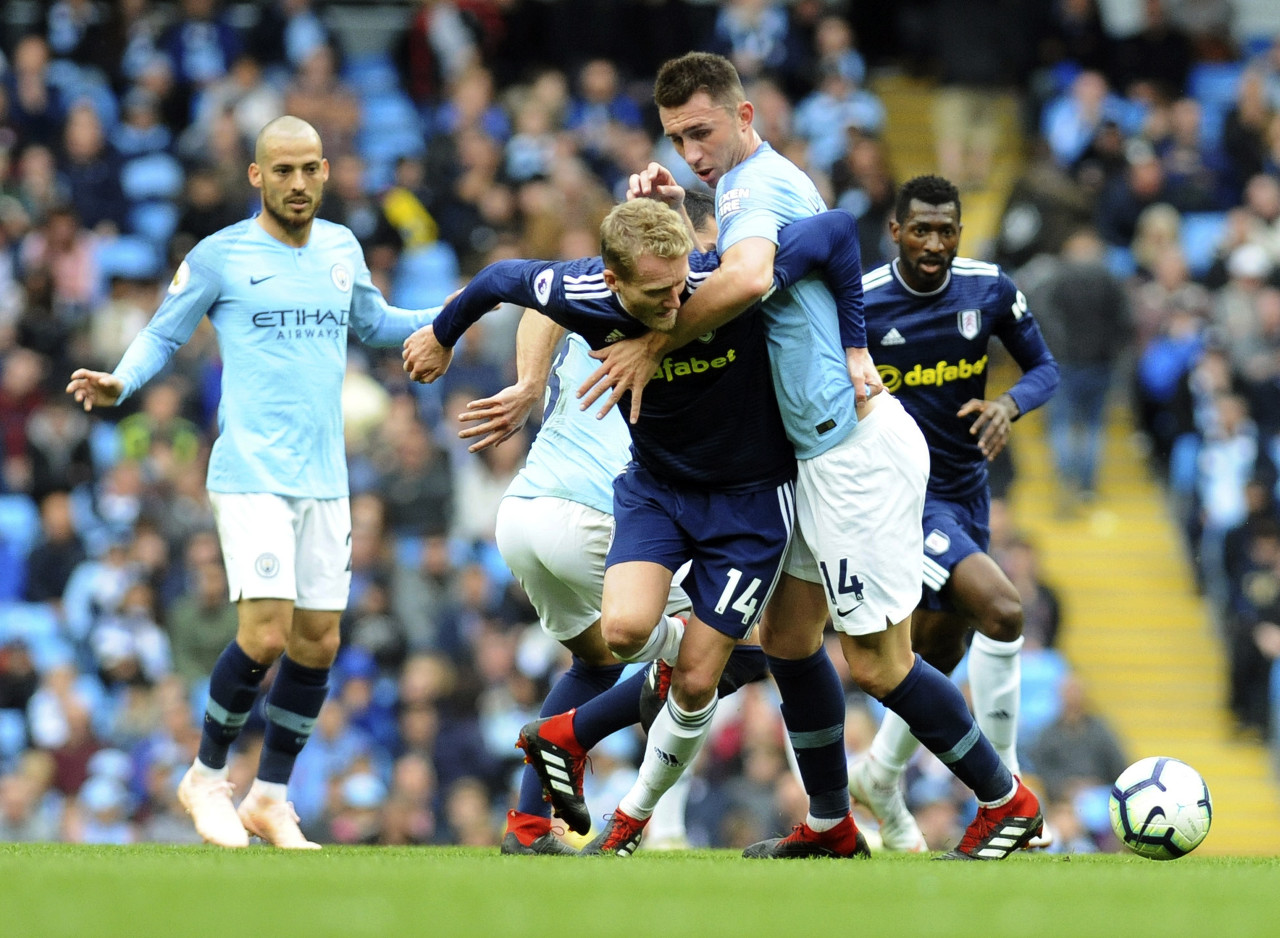 重创！皇马右后卫阿诺德大腿受伤 将缺阵两月之久