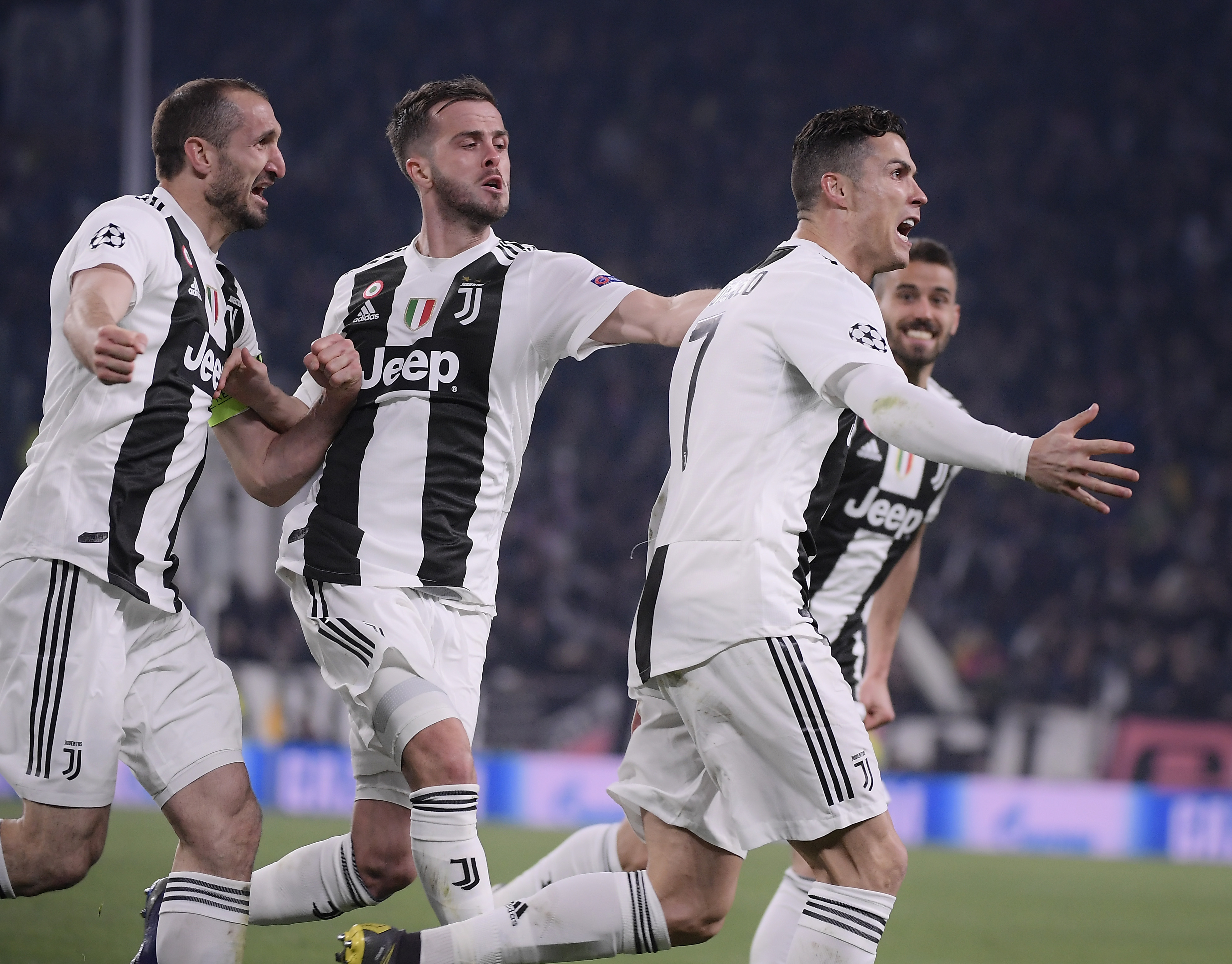 中超或将迎来解散潮，记者曝严重欠薪隐忧，梅州客家有望成最大赢家