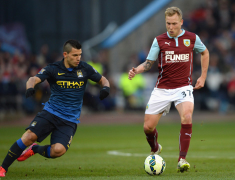 亚足联官方：成都蓉城因在亚冠单场5人染黄被罚款2500美元（亚足联官宣：成都蓉城亚冠单场5黄牌，罚款2500美元）